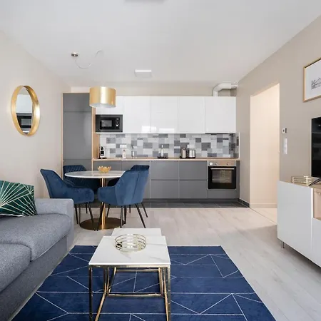 Navy Angel With Balcony 公寓 布达佩斯