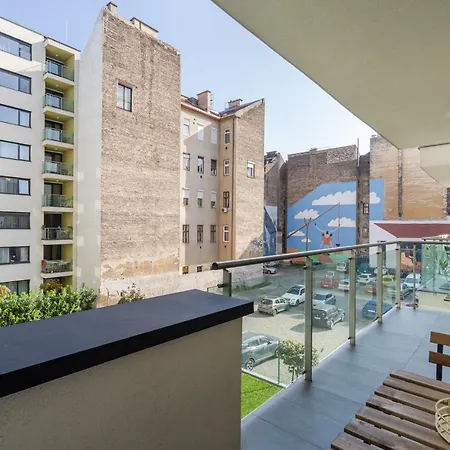 Navy Angel With Balcony * 布达佩斯