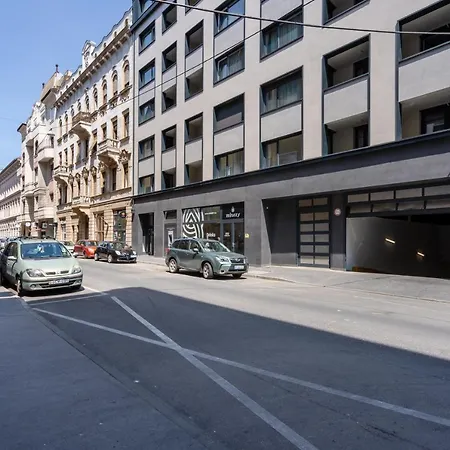 公寓 Navy Angel With Balcony 布达佩斯