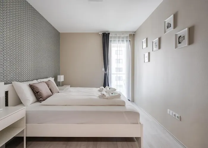 Navy Angel With Balcony Apartament Budapesta